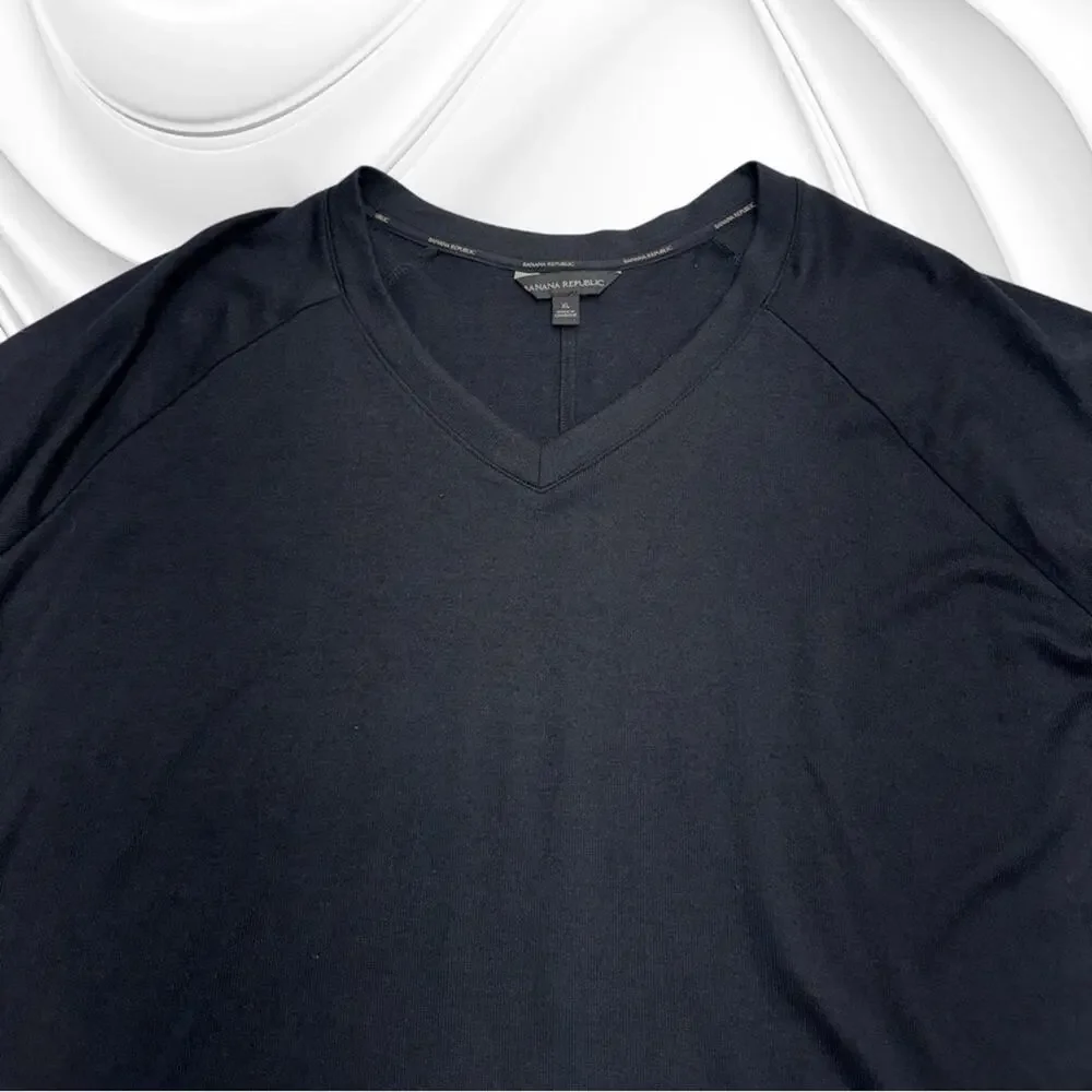 BANANA REPUBLIC Men’s XL Black Lightweight V Neck Sweater